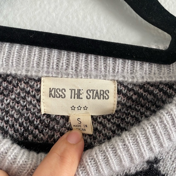 Kiss The Stars Gray Leopard Print Crewneck Sweater Sz Small - Picture 3 of 7